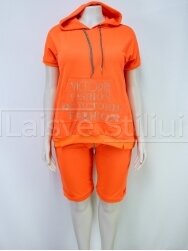 Oranžinis laisvalaikio kostiumas